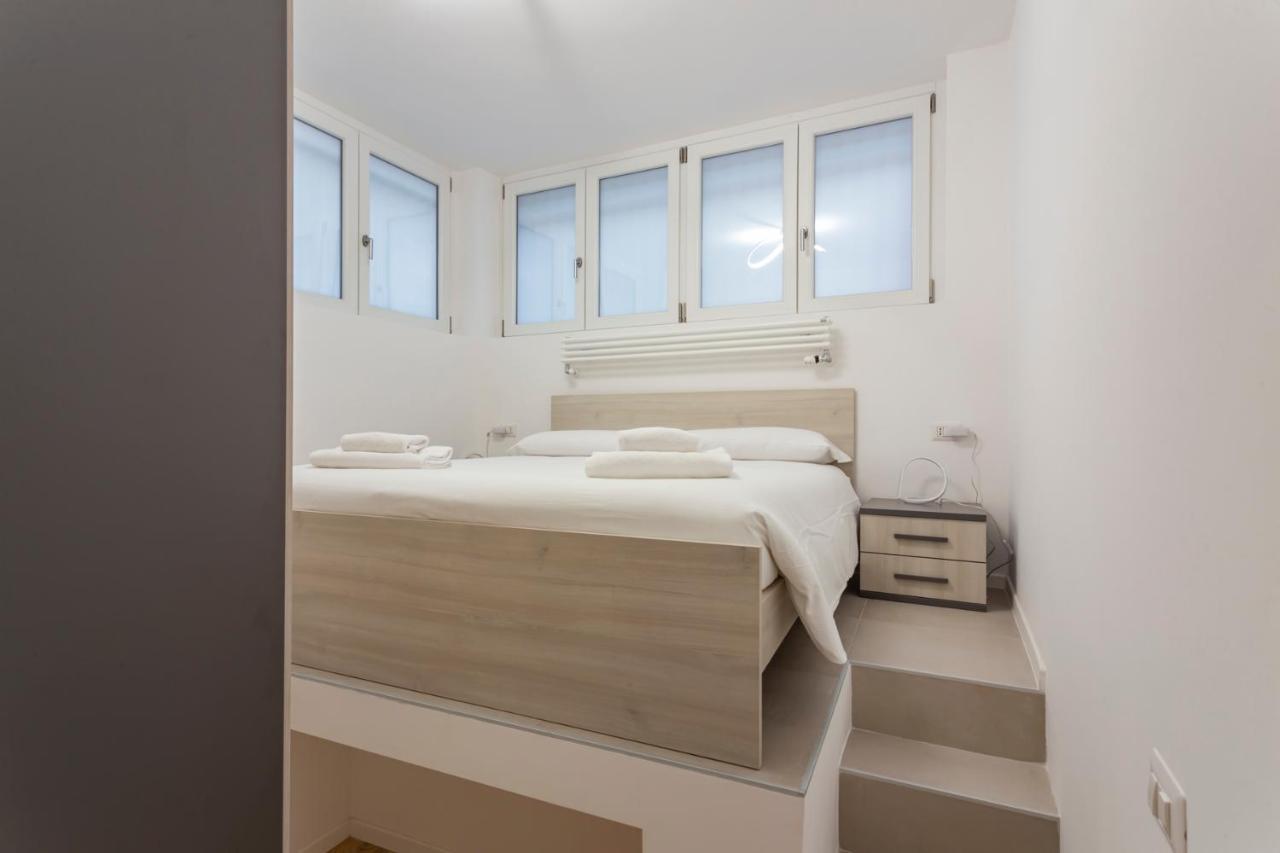 I Host Apartment - Val Strona 6 Milano Exteriör bild